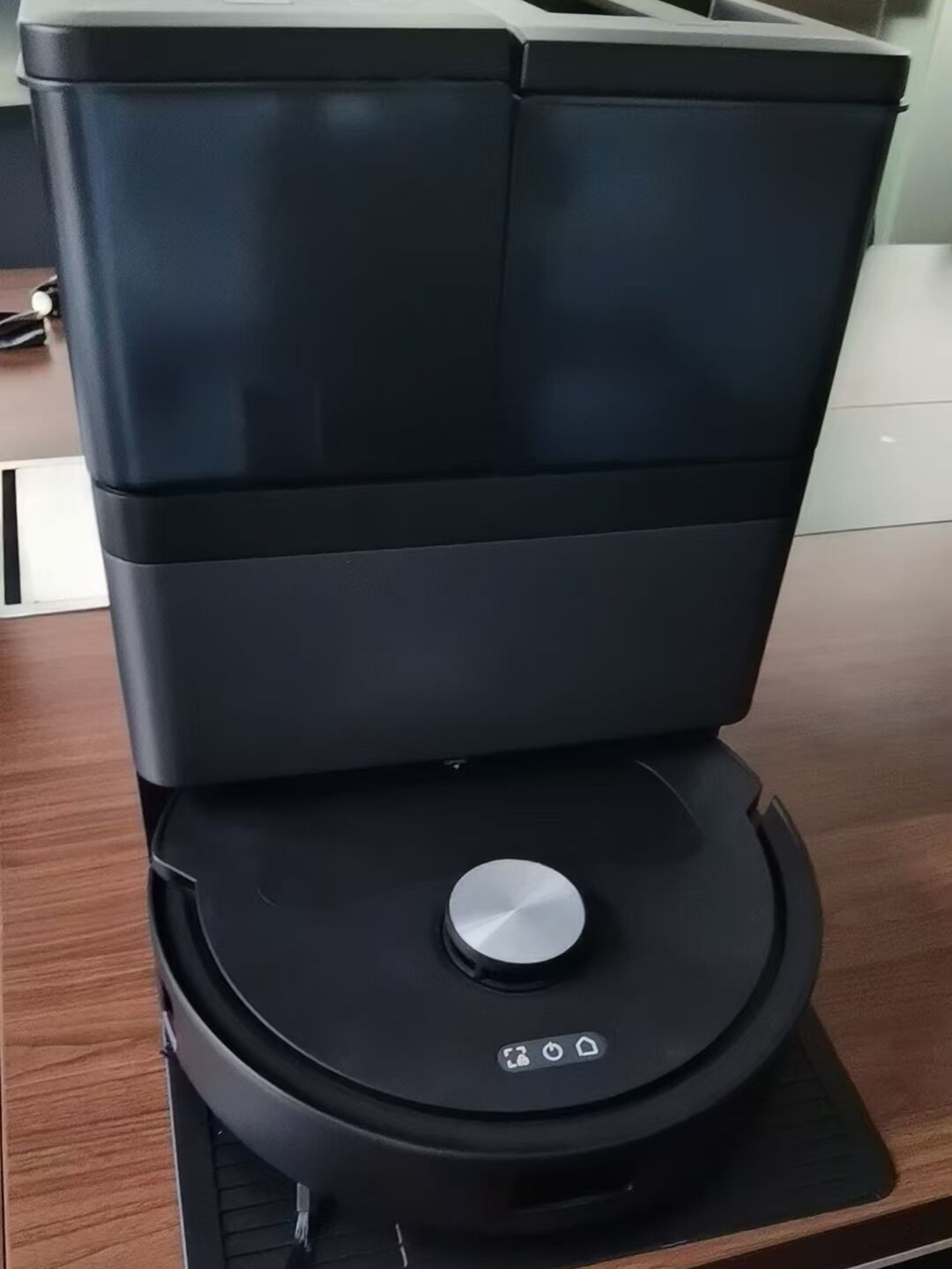 Aspirador robótico de alta calidad de la limpieza del mapa del radar 3D con poder de la succión 18.000 Pa, fregonas de agua caliente auto que se lavan y que se secan