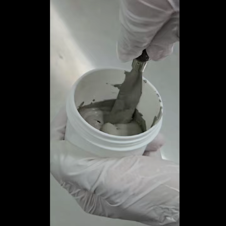 Die Sintertemperatur von Silber-Palladium-Paste für gemeinsam gebrannte interne Motoren beträgt 850~1100 °C