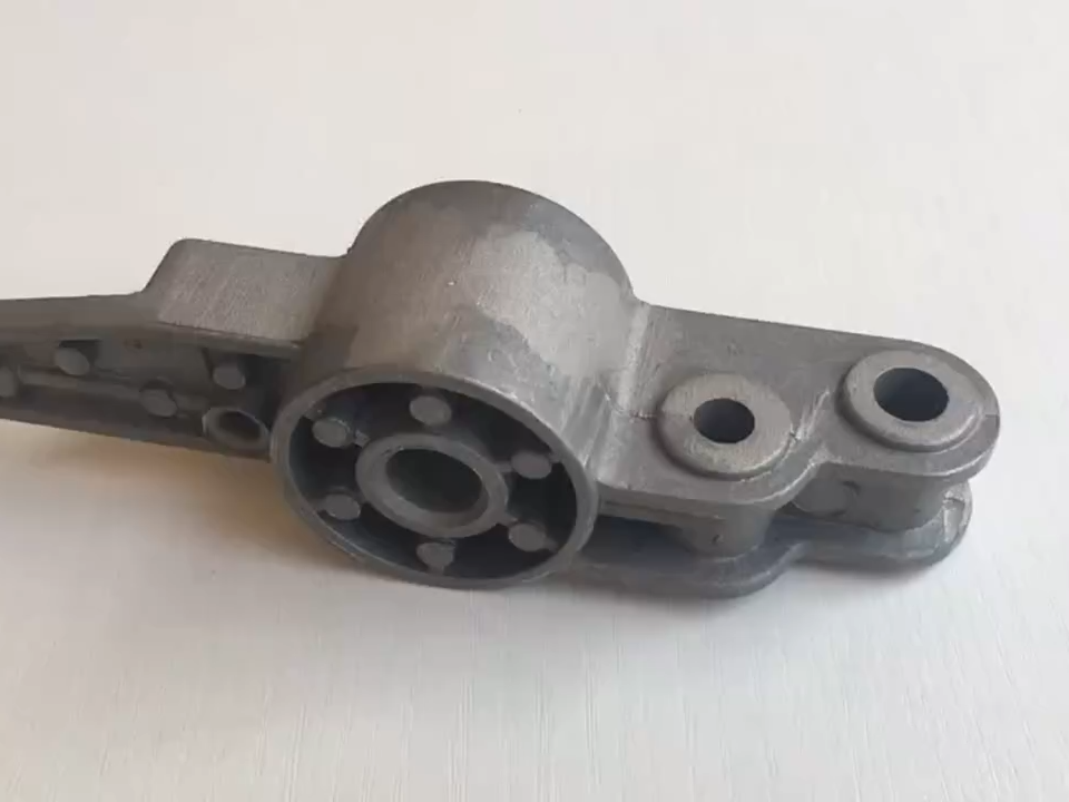 Services de fonderie sous pression d'alliage d'aluminium adc12 de zinc de précision personnalisée, pièces de fonderie sous pression en métal pour motos