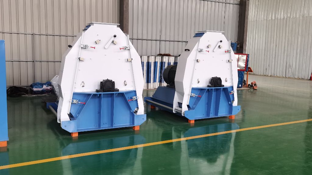 Liyang Farthest Grain Corn Pellet Pig Feed Hammer Mill For Poultry Farm