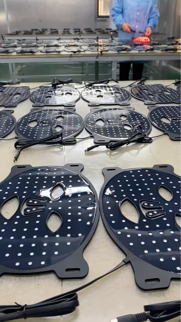 Masque Facial LED en Silicone - Thérapie par la Lumière à 6 Couleurs