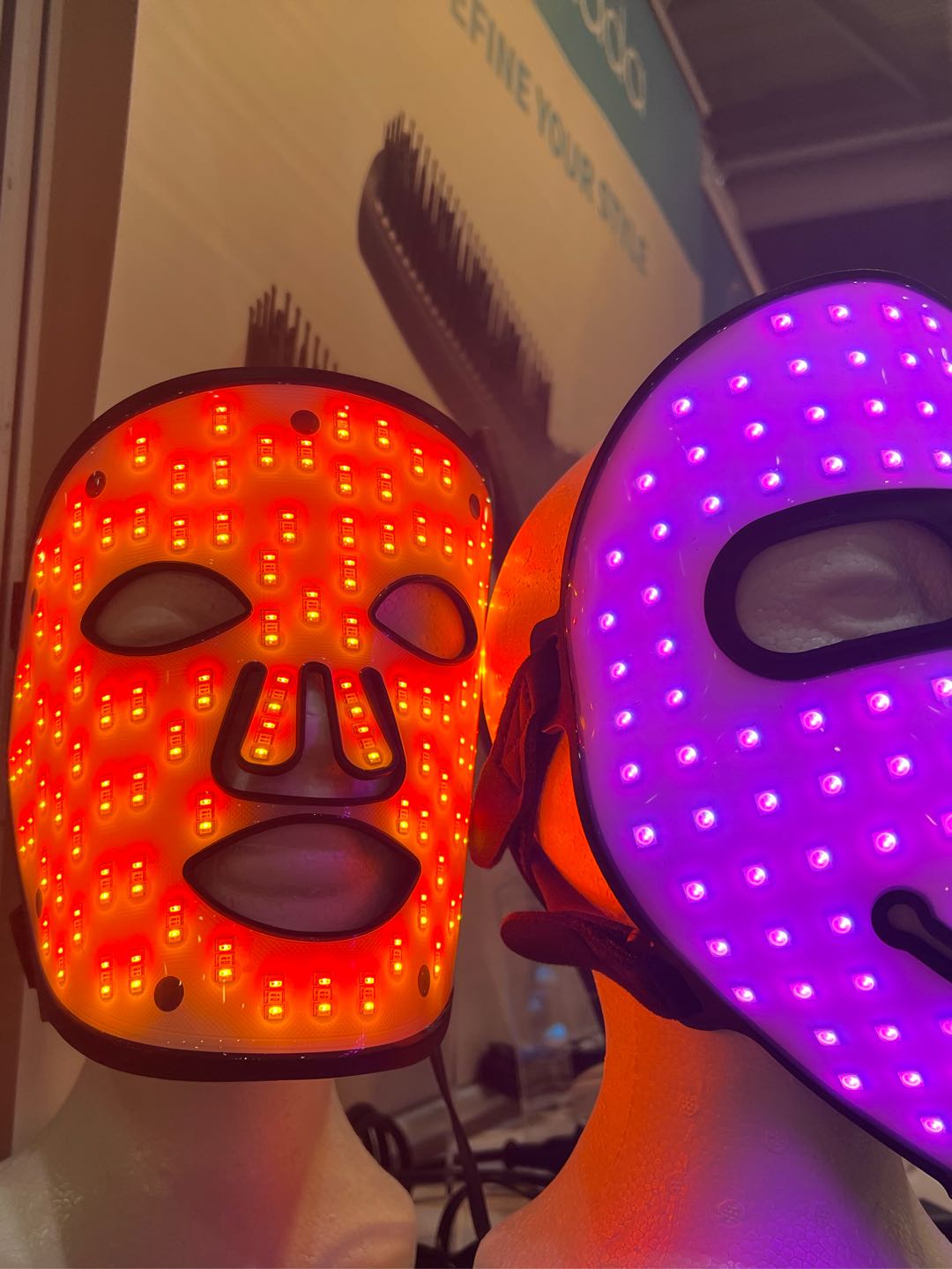 7-Farben-LED Gesichts- und Halsmaske - Anti-Aging Silikonmaske für die Hautverjüngung