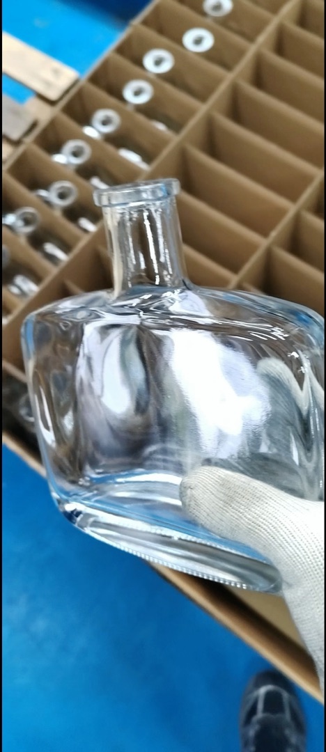 375ml 500ml 700ml clear glass vodka bottle