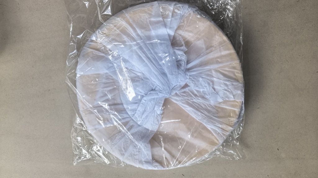 12 pcs gold plastic charger plates,13 inch round plate chargers for dinner,gold chargers with beaded rim for dinner,wedding,party